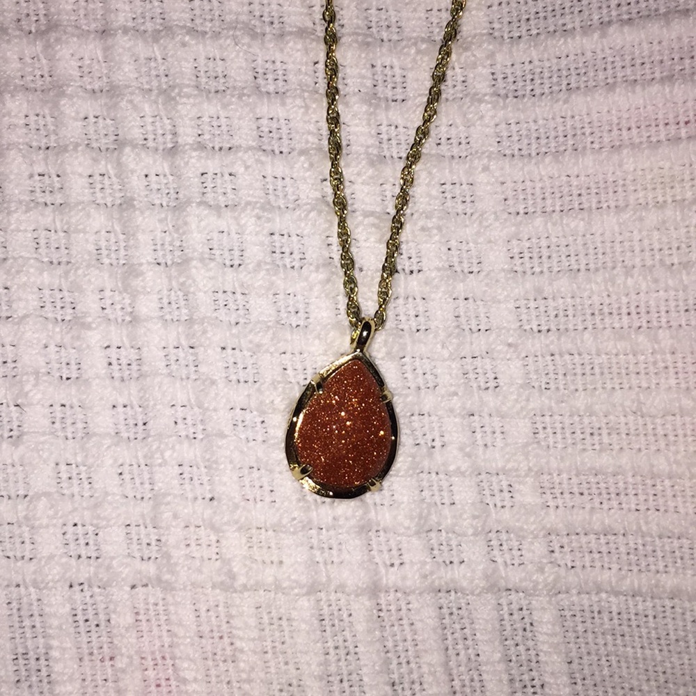 Kendra Scott necklace